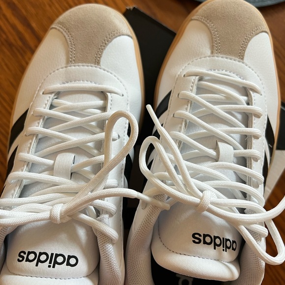 Women’s 7.5 Adidas Court Platform Samba Sneakers! - Picture 6 of 10